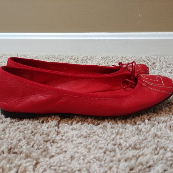Gucci Red Leather Embossed Logo Ballet Flats Sz 39 - Picture 5 of 8